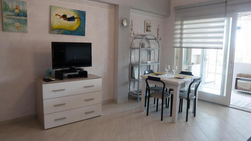 800m to the Beach, Private Parking - Sunny Apartment - 5