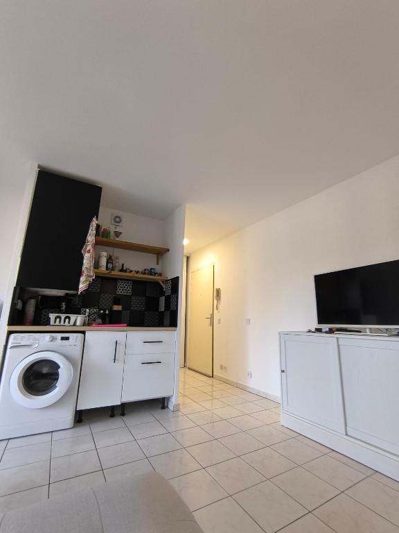 Appartement au calme avec une piscine - 4