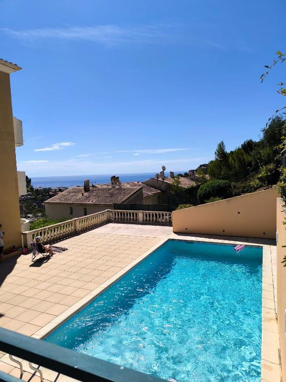 Appartement au calme avec une piscine - 1