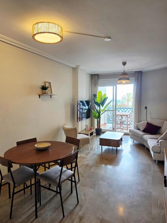 Elegant Apartment next to Beach & Marina Estepona - 2
