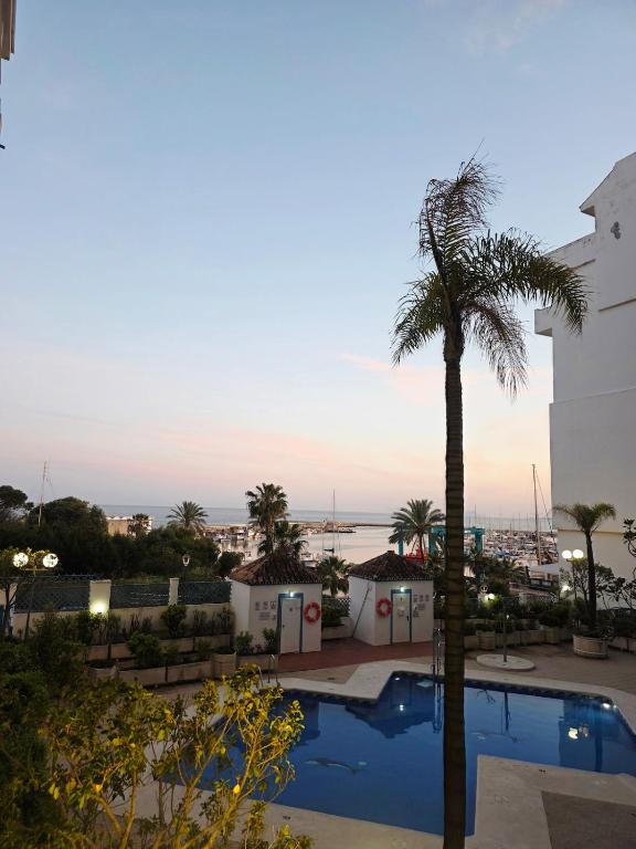Elegant Apartment next to Beach & Marina Estepona - 4