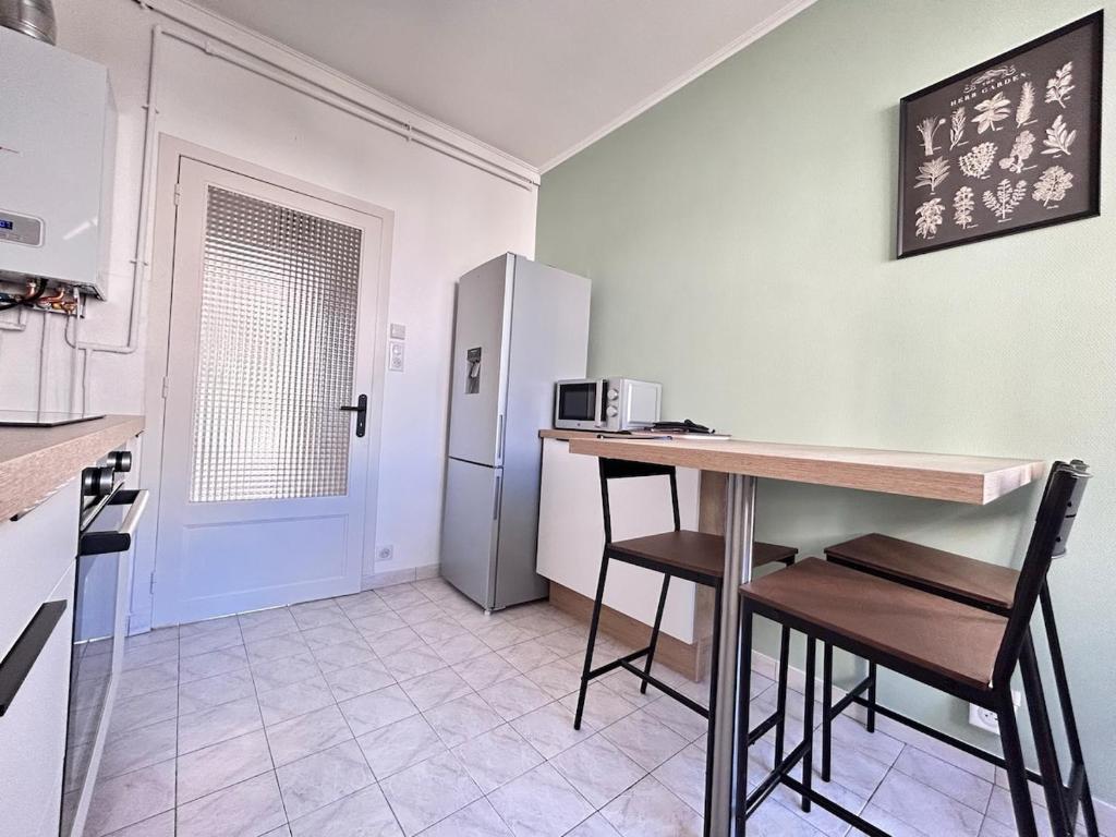 Confortable T4 proche de la gare avec petit balcon - 3