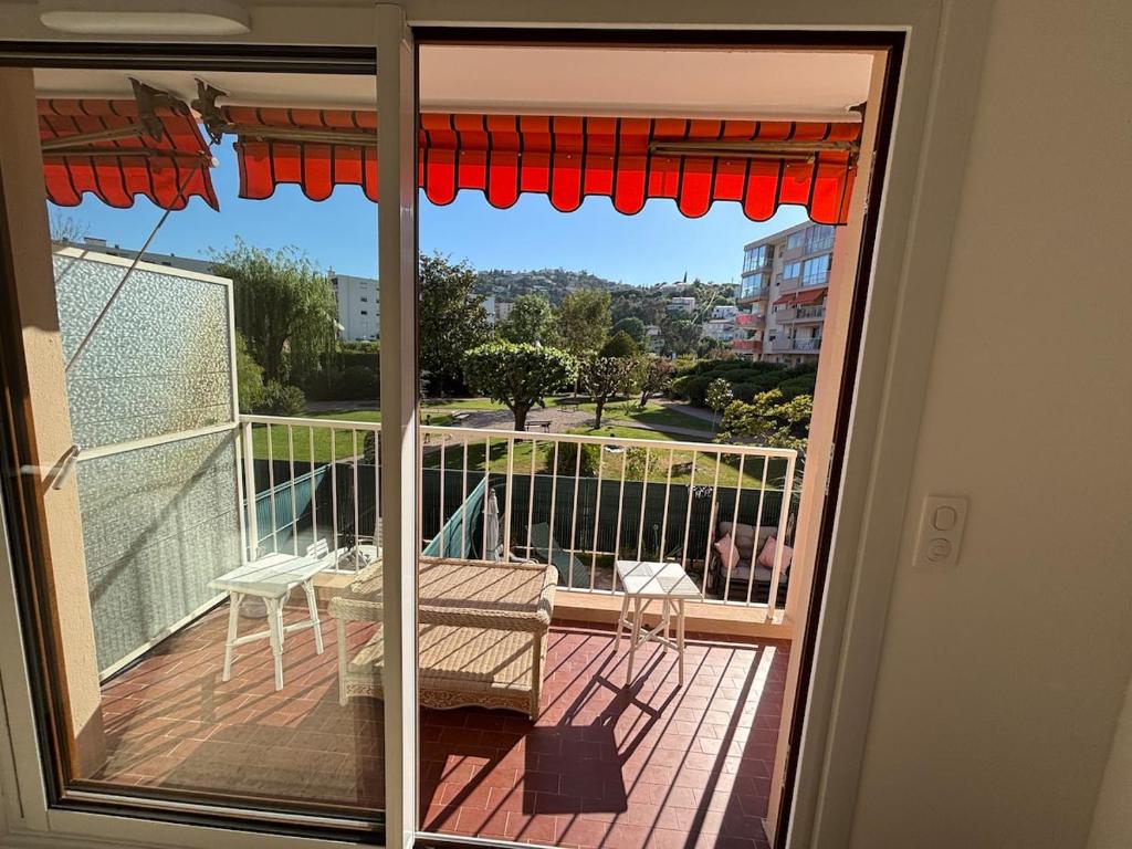 Apartment with a terrace - 3