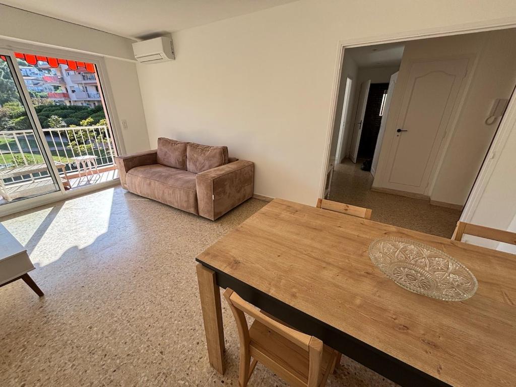 Apartment with a terrace - 4