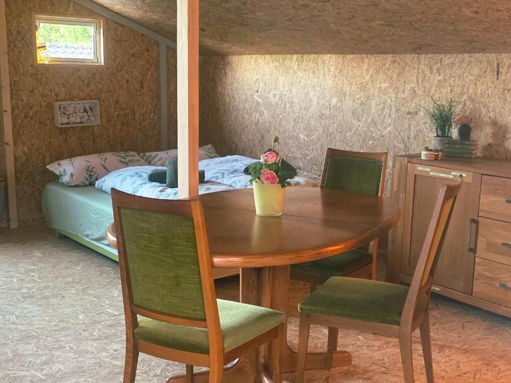 Cozy Cow Farm Lodge - 2