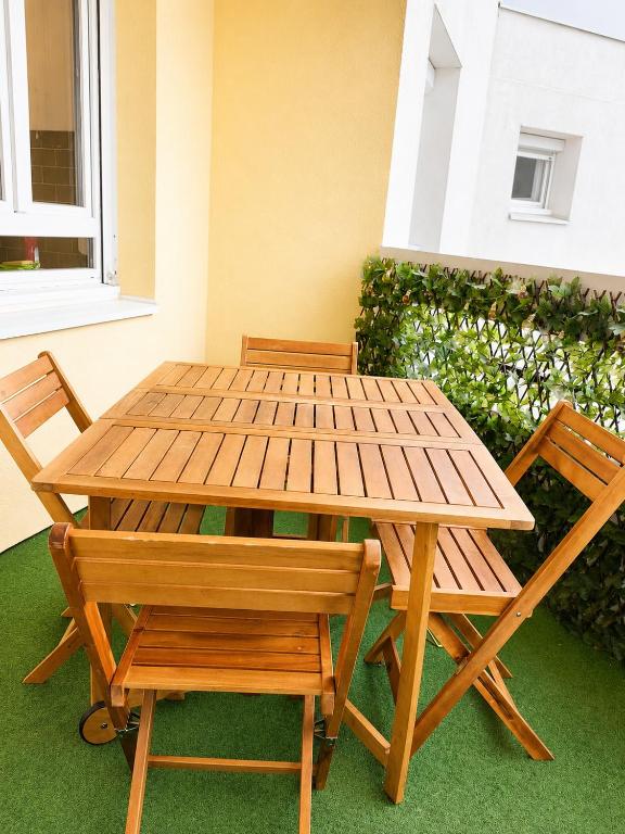 Appartement élégant & lumineux 100 m2 - 3 chambres - 2 balcons - 7 min du centre-ville Reims - 4