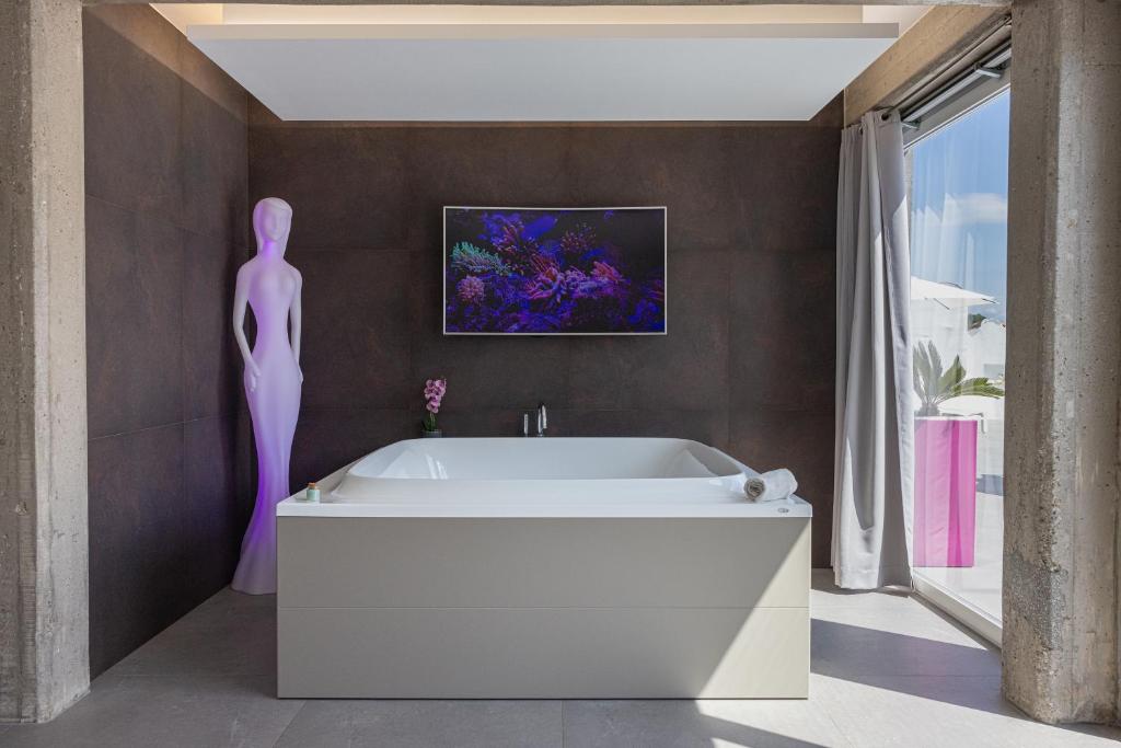 Tropicana Suite - Adults Only - 3