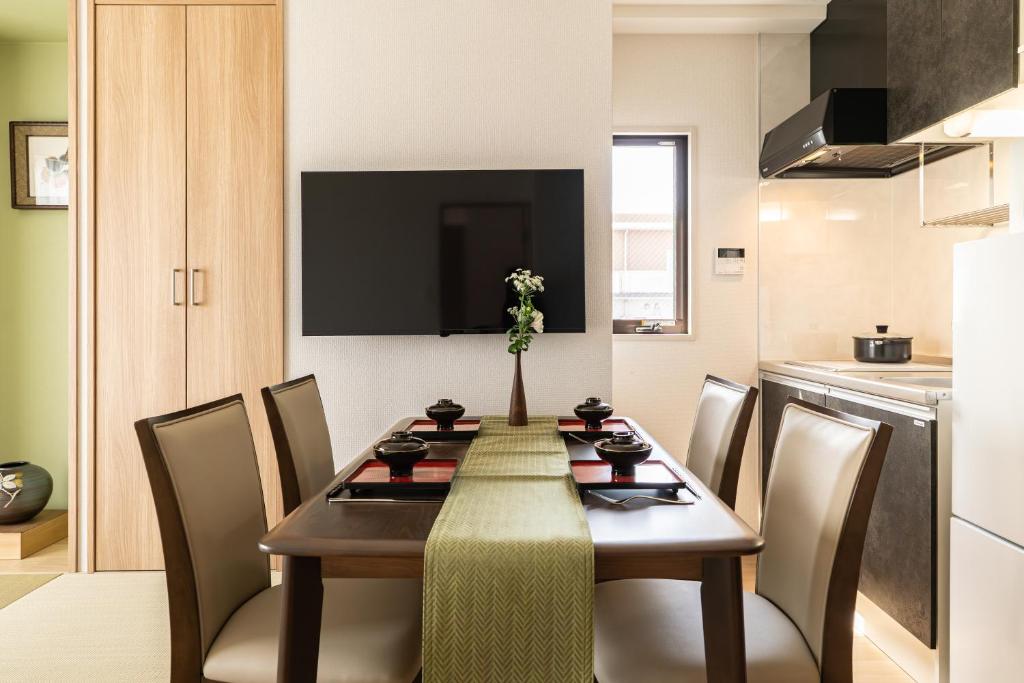 Akino Inn, New Apart ment Hotel, Japanese Style, 2BR with Large Balcony, Private Bath and Separate T