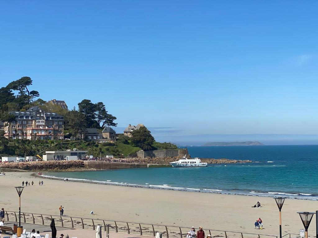Appartement VUE MER EXCEPTIONNELLE plage de Trestraou à PERROS-GUIREC - Réf 503 - 2