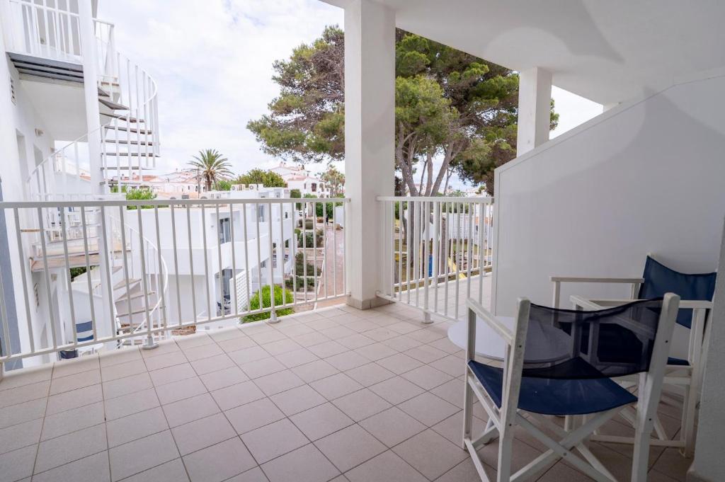 BLUESEA Playa Azul — Hotel rooms in Cala'n Porter, Balearic Islands