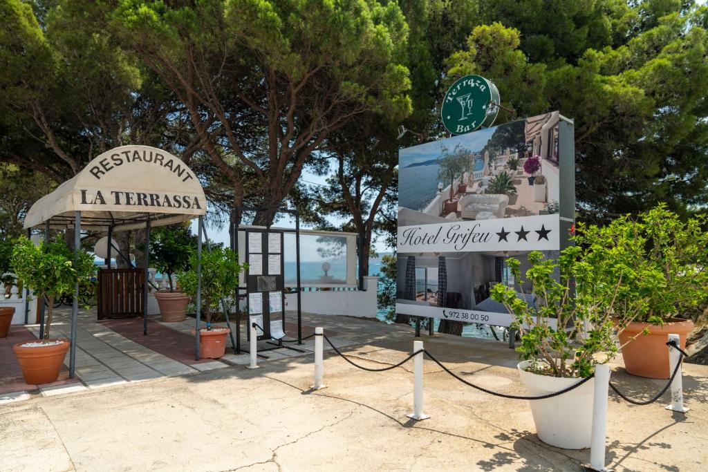 Hotel Grifeu y Restaurant - Costa Brava - 2