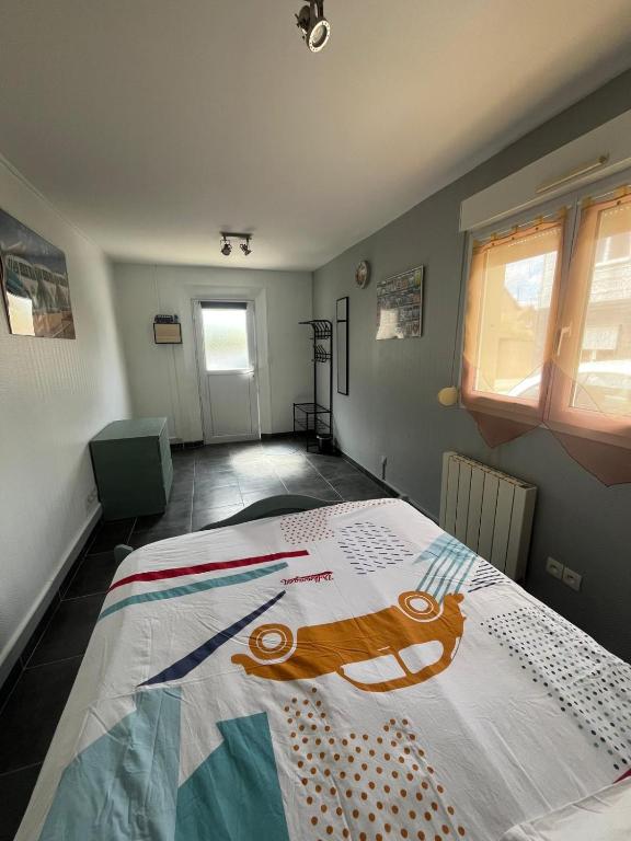 Chambre indépendante proche du circuit des 24h - 4