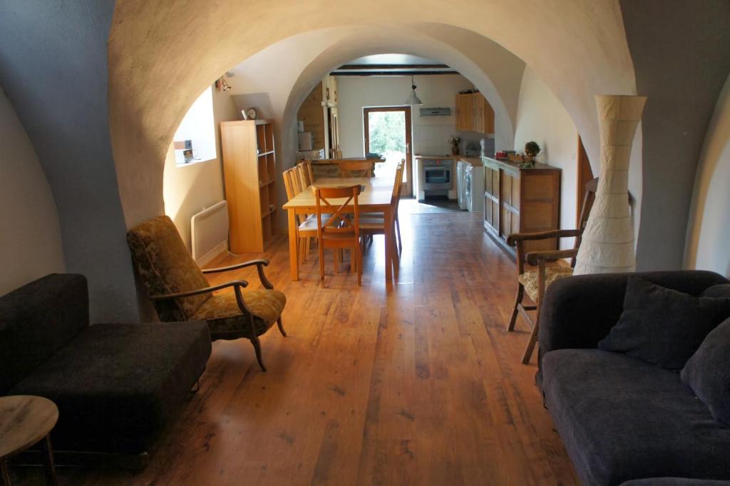 Appartement rénové dans chalet au cœur du vieux village - 2