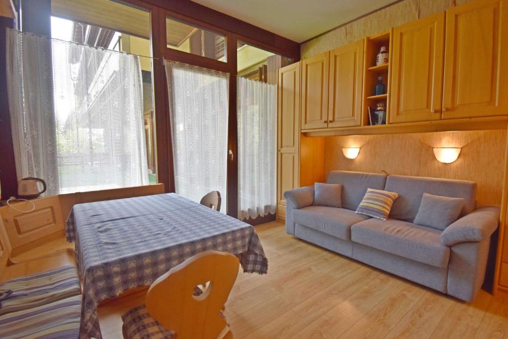 Shared lounge/TV area