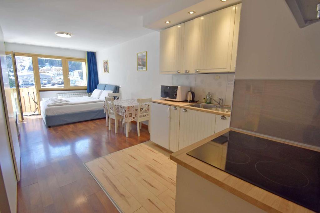 Emerald Studio Apartment - 5