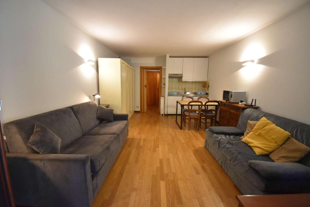 Shared lounge/TV area