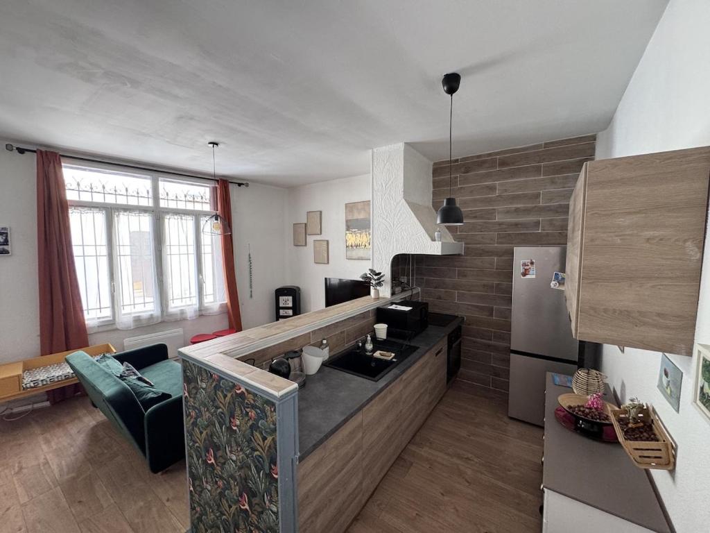Two-bedroom apartment, downtown, parking, and private courtyard - 5