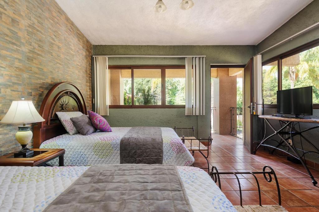 Casa Avándaro with Pool, Garden & Jacuzzi - 2
