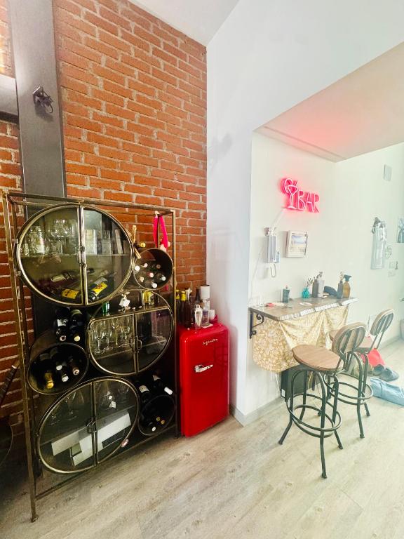 Large Modern Industrial Loft Close to Beaches - 3