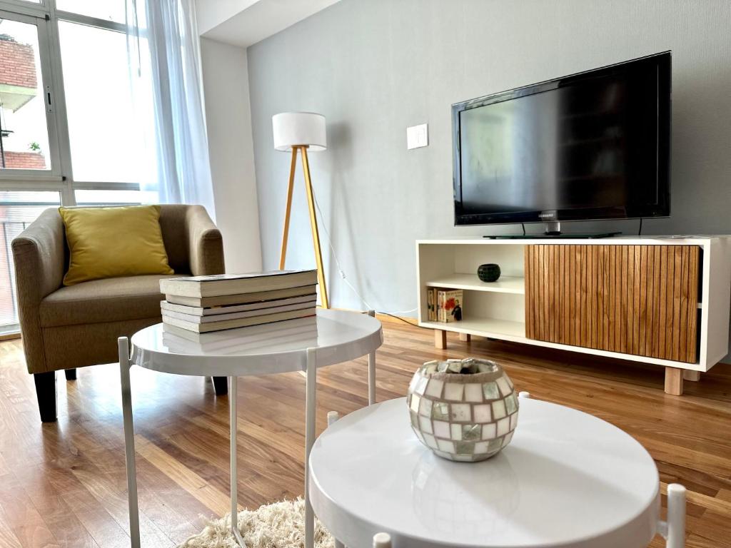 Ayres Recoleta 2 Bedroom Apartment - 4