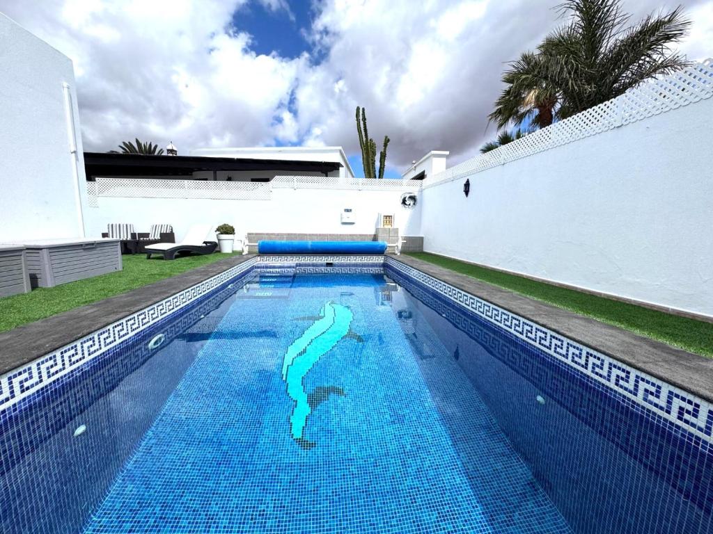 Villa Victoria just 150 metres from Playa Bastian Costa Teguise - 5