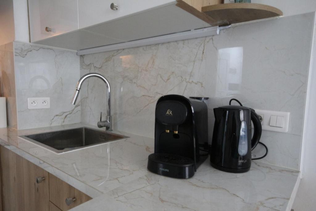 Charming 1-Bedroom Apartment near Champ-de-Mars - 4