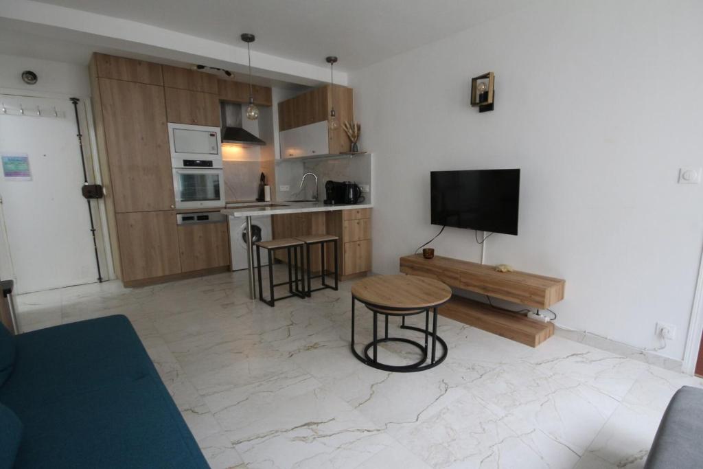 Charming 1-Bedroom Apartment near Champ-de-Mars - 5