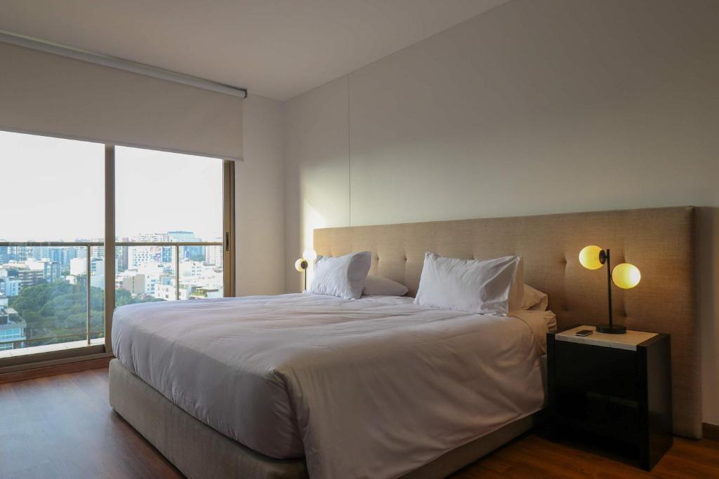 Upscale 2BR Duplex with Balcony in Miraflores - 2
