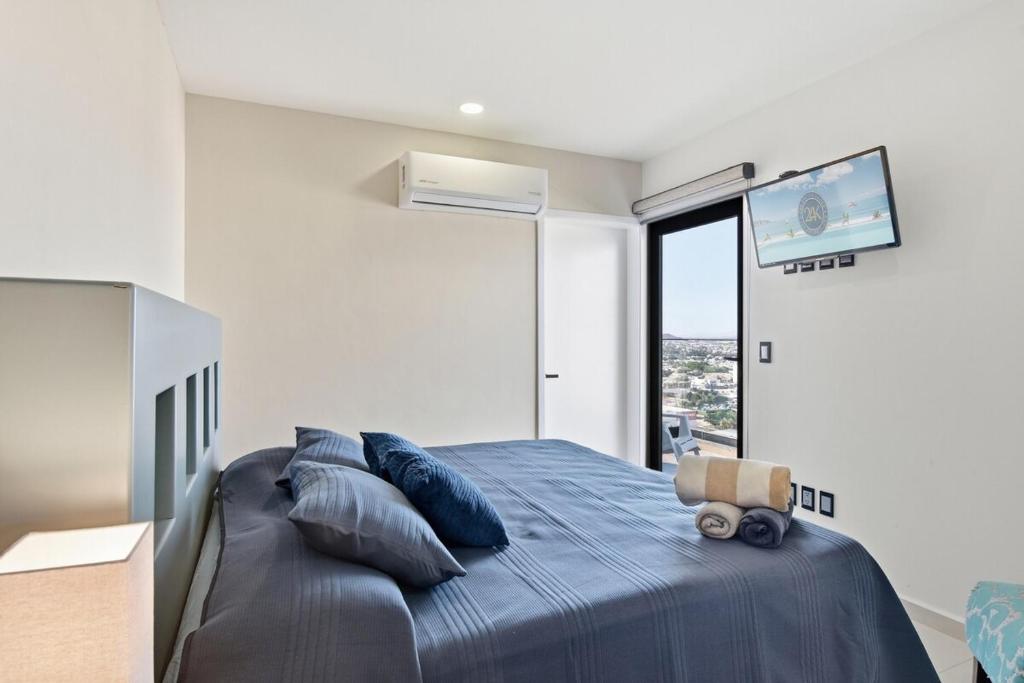 New Lux Tower with Double King bed great Views on the Malecon - 5