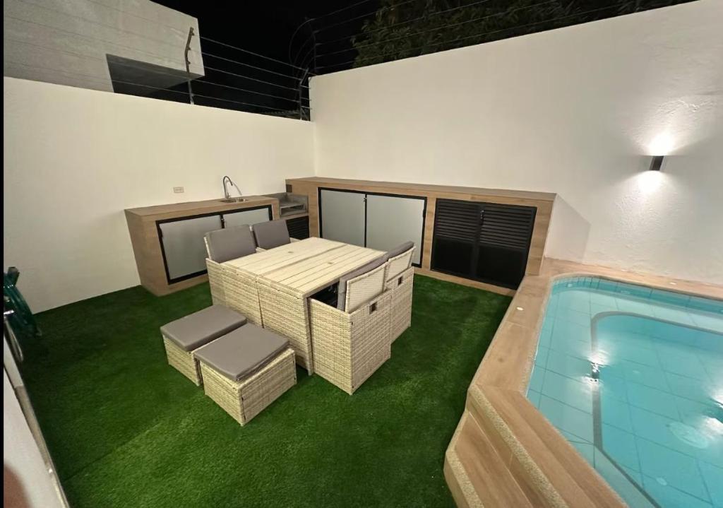 Central Beach House - 5