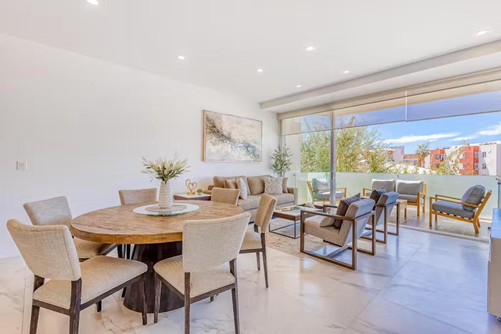 Stylish 3BR Downtown Cabo Condo Walk Everywhere - 3
