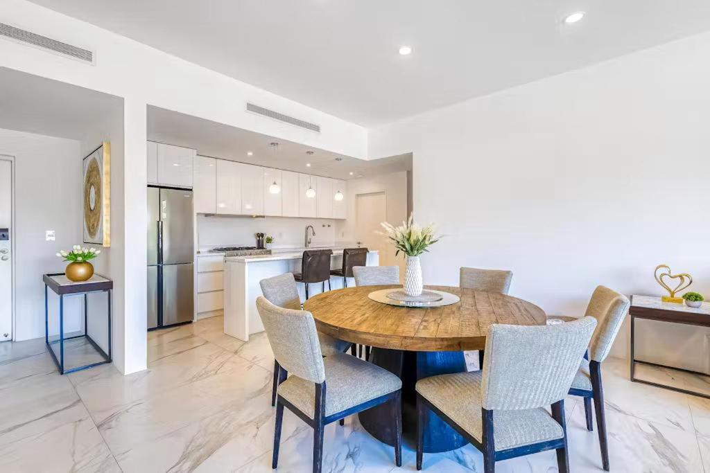 Stylish 3BR Downtown Cabo Condo Walk Everywhere - 5