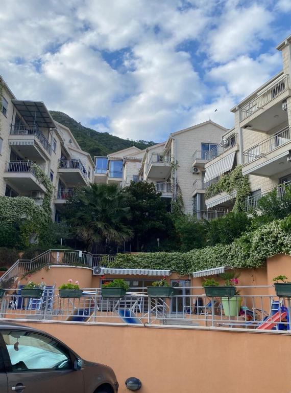 Njaro Del Mar Petrovac Bay 2 - 5