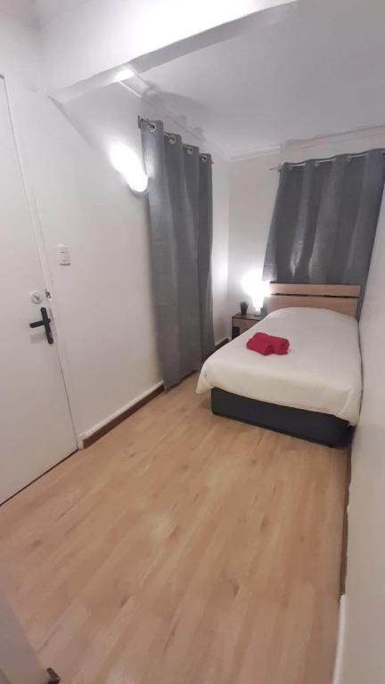 Habitación con baño a pasos del Metro Escuela Militar - 2