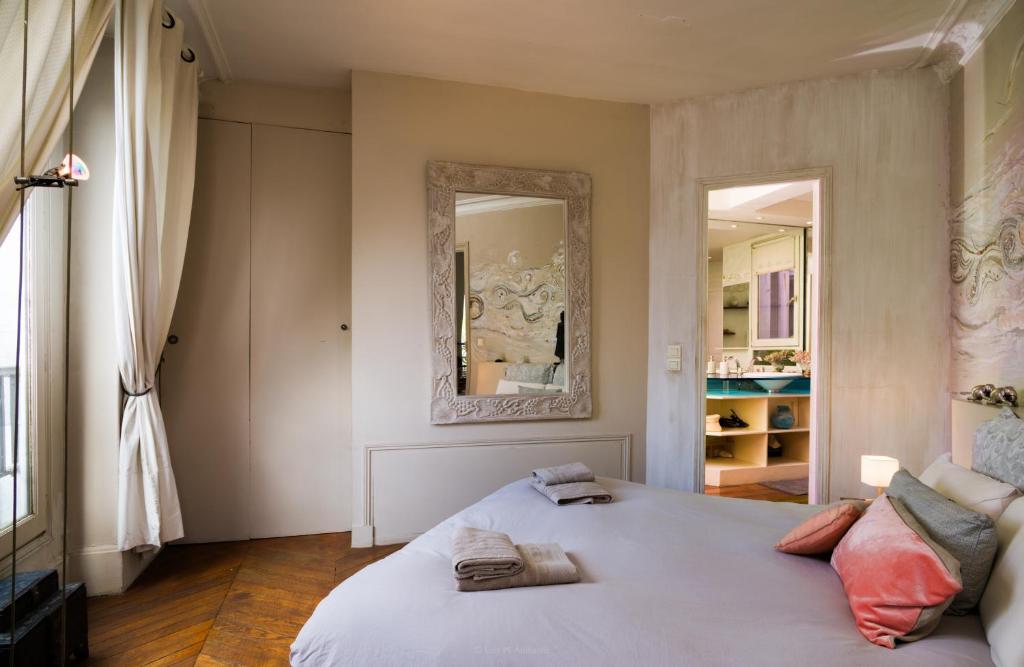 Grand Appartement Haussmannien au Cœur de Paris - 5