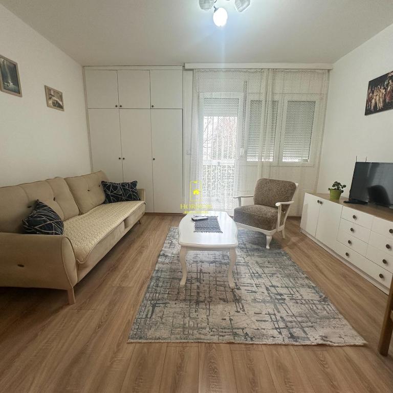 Central Hub Apartment, Free Parking and Travel Base - 1