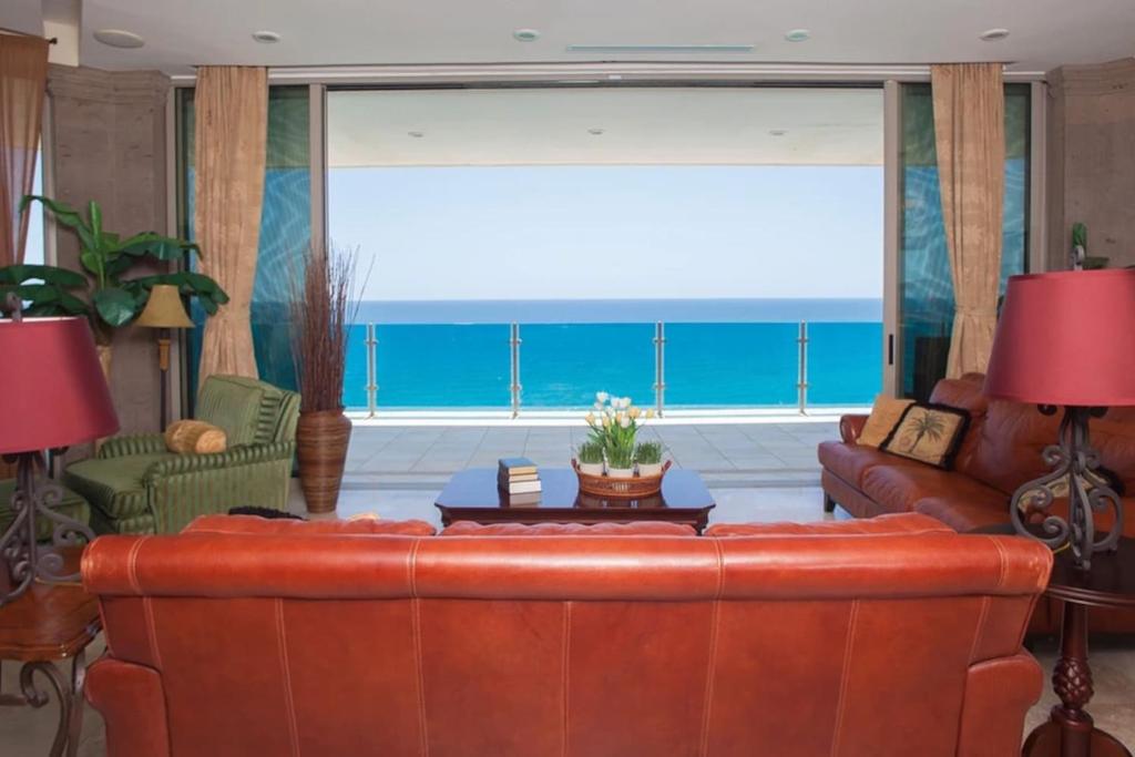 End Unit Penthouse at Esmeralda Private Jacuzzi - 5