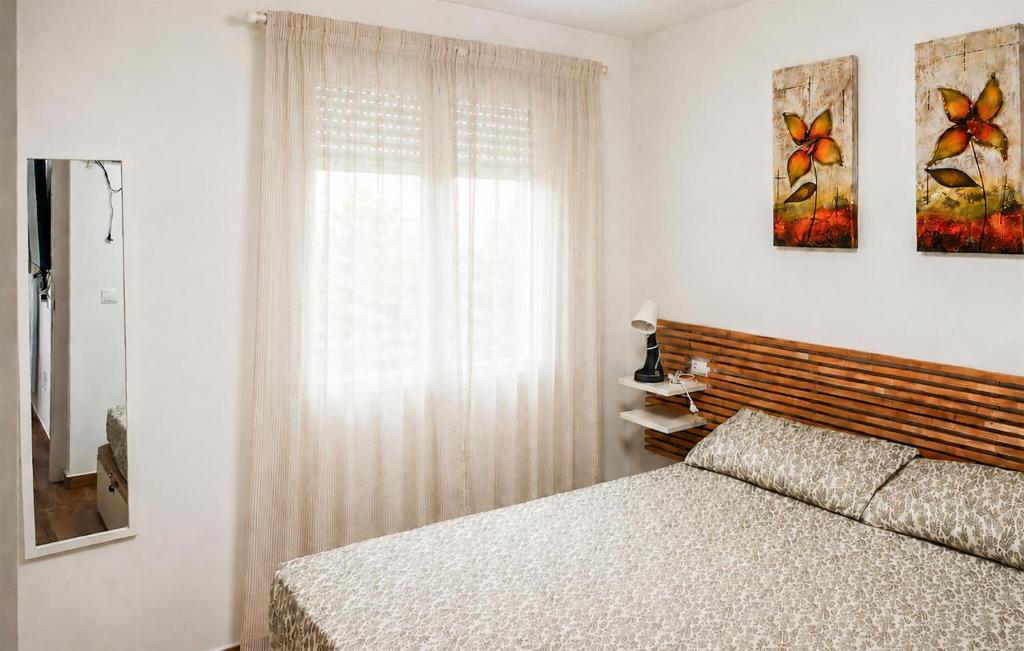 Lovely Apartment In Roquetas De Mar With Wifi - 4