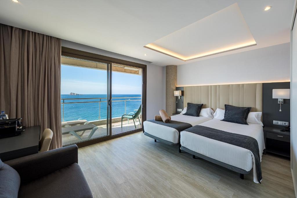 Hotel Cimbel — Hotel rooms in Benidorm, Valencian Community