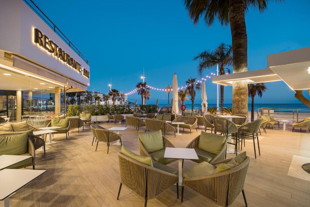 Hotel Cimbel — Restaurant & bars in Benidorm, Valencian Community