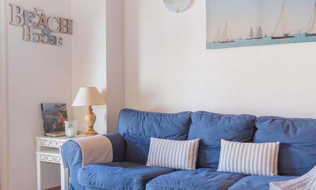 LETS HOLIDAYS Cozy Apartment Near to the Castle - 1