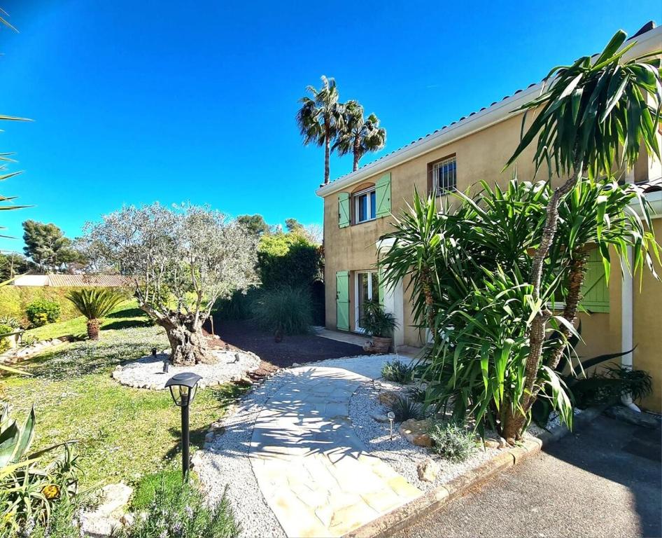 Villa d' Antibes avec piscine dans Residence - 5