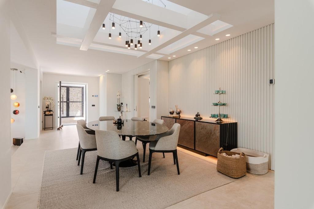 Absolute high end villa with pool & Jacuzzi - 2