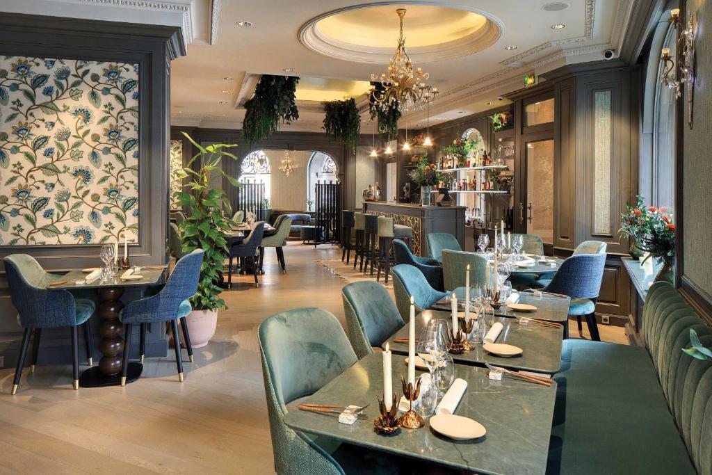 Paris Chateau Frontenac Hotel Additional