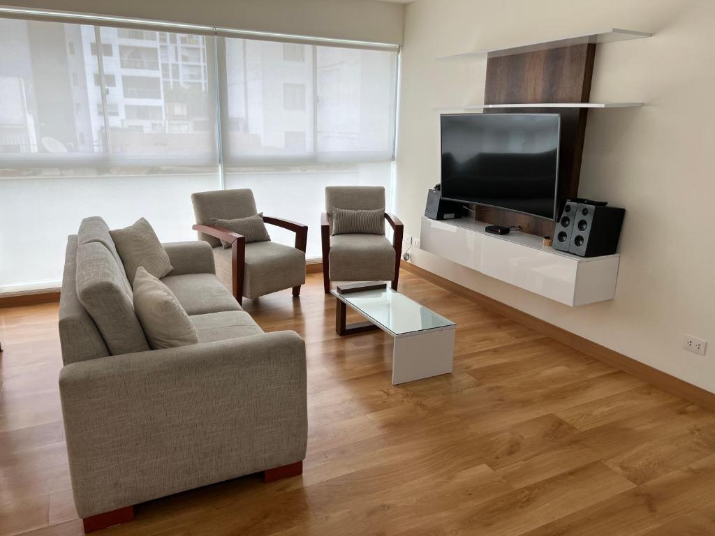 Aparts 4 Days Miraflores 1 or 2 Bedrooms Executive Apartment - 1
