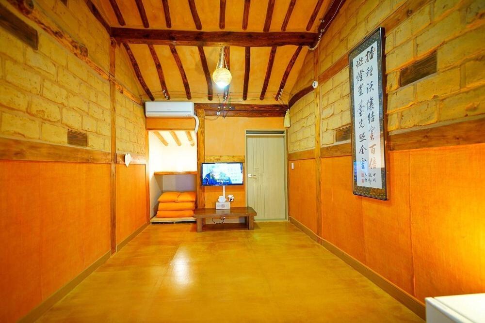 전주 한옥 마을 담소 객실 내부