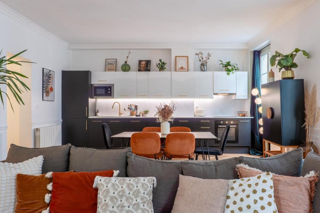 Luxury Designer 1BR in Central Paris - 2