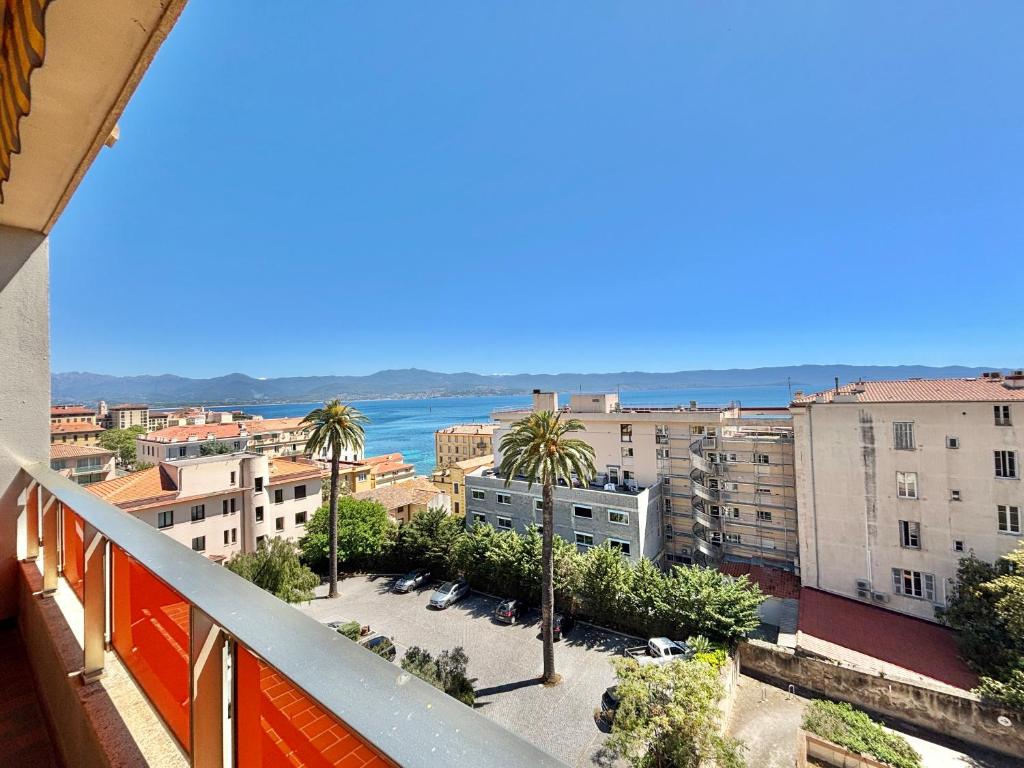 Appartement Cours Général Leclerc AJACCIO - 2