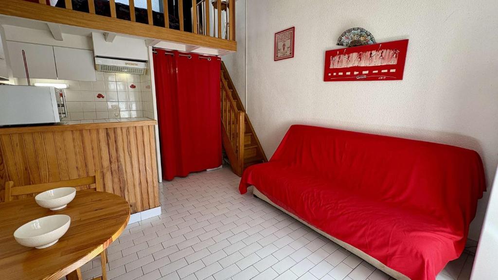 Pavillon climatisé avec terrasse et piscine collective - GN180-038 - 3