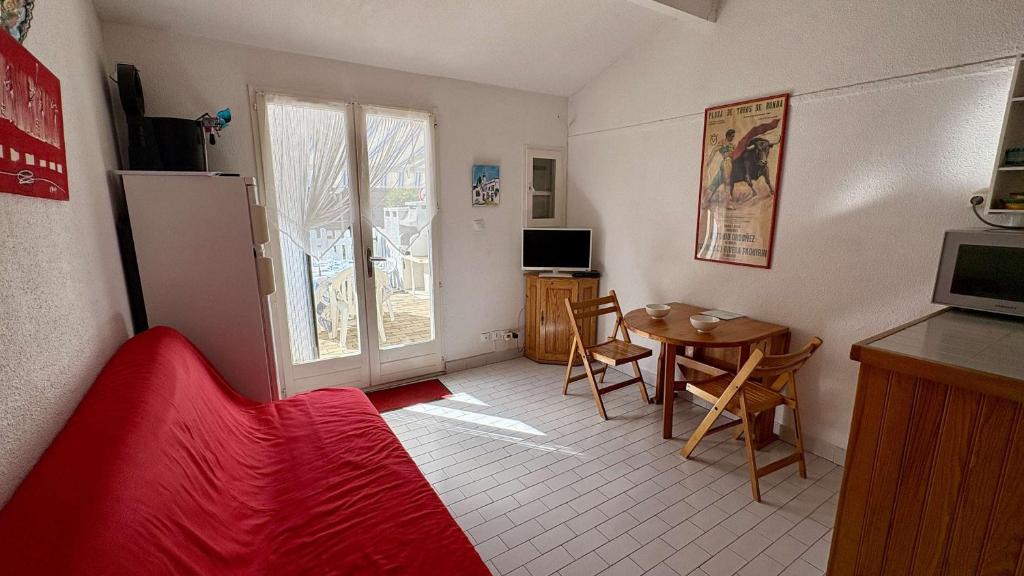 Pavillon climatisé avec terrasse et piscine collective - GN180-038 - 4